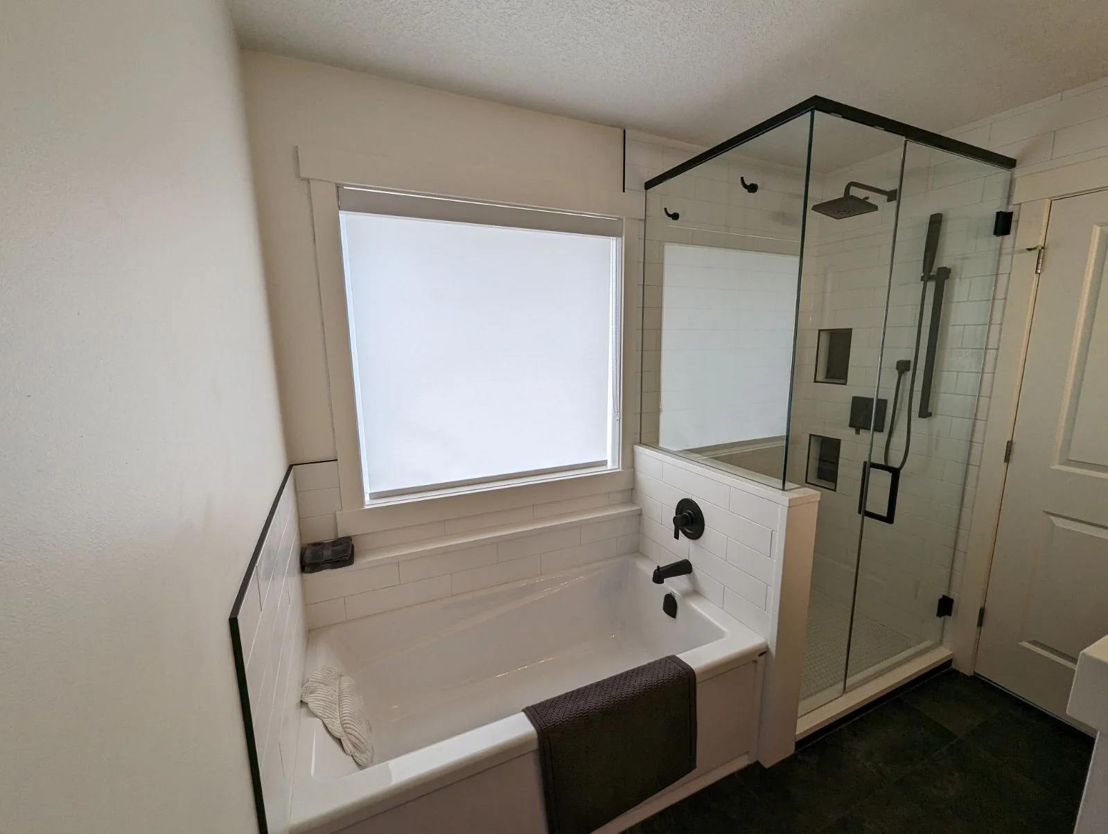 24-Hour Emergency Glass Calgary